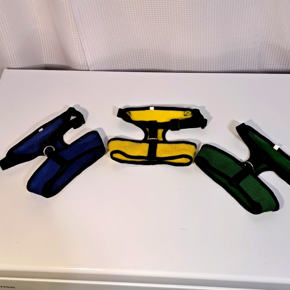 ‼️💰‼️Bundle of 3 Simple Mesh Walking Harnesses Sz S